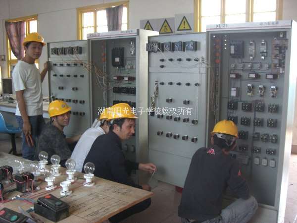 电工焊工培训学校